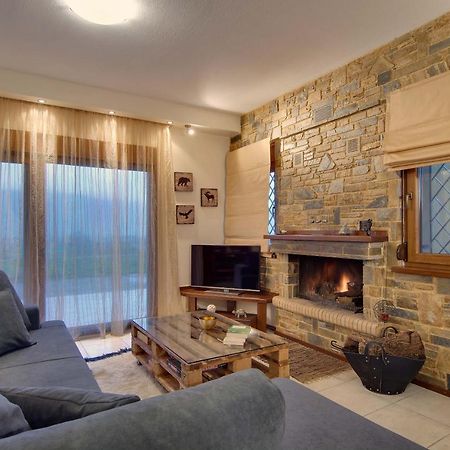 Country Place Apartment With Mountains View Янина Екстериор снимка