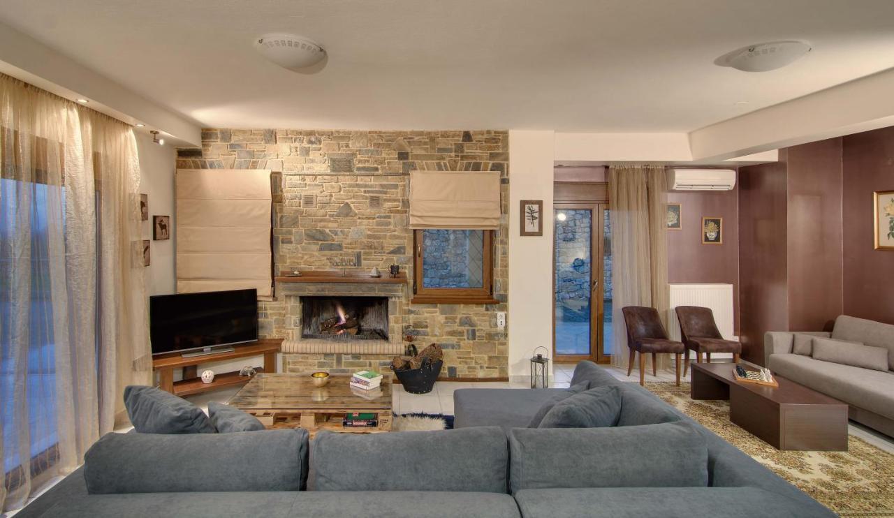 Country Place Apartment With Mountains View Янина Екстериор снимка