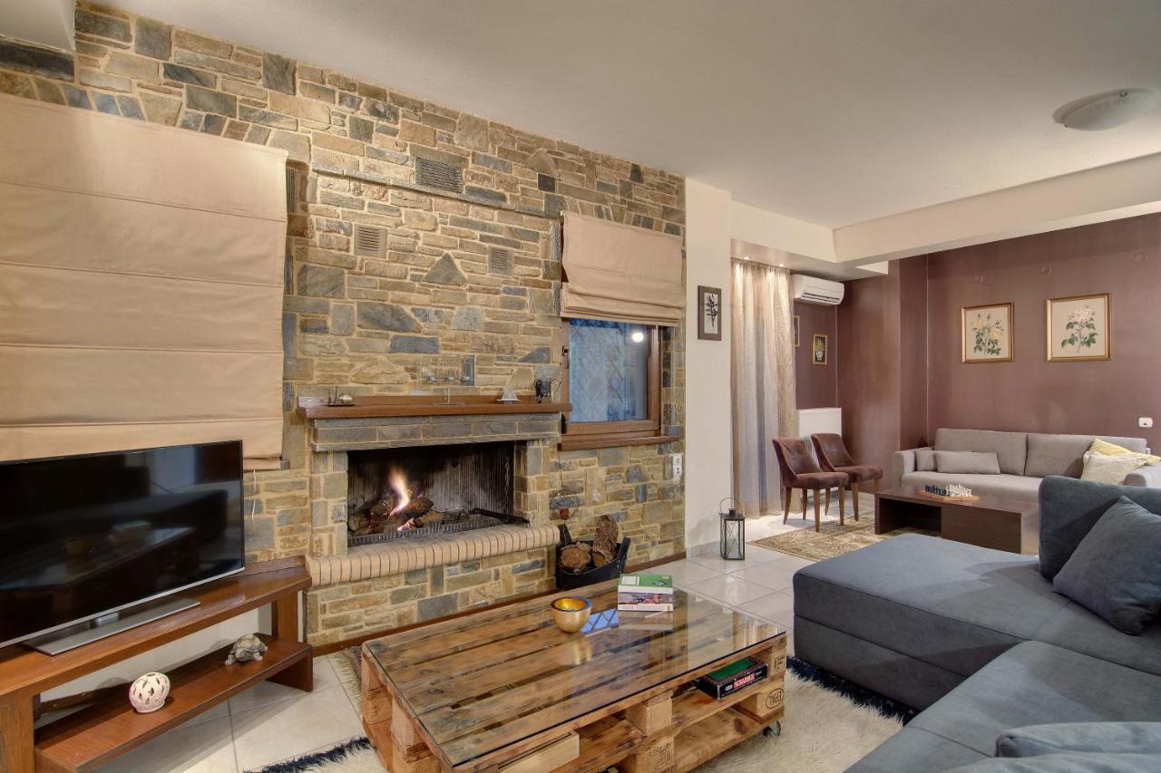 Country Place Apartment With Mountains View Янина Екстериор снимка